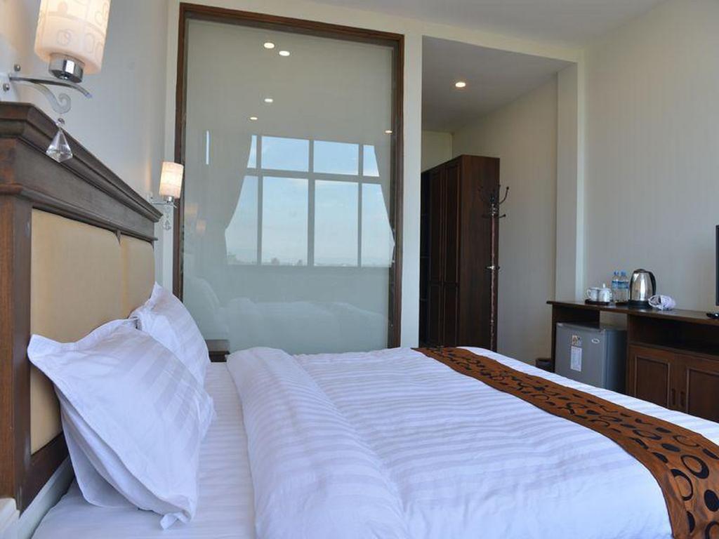 Hotel Myitkyinā Kültér fotó